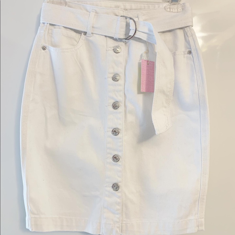 White denim button up skirt
